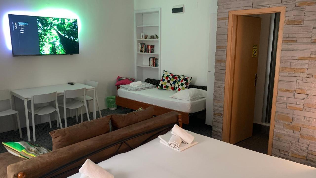 Hostel สปลิท ภายนอก รูปภาพ
